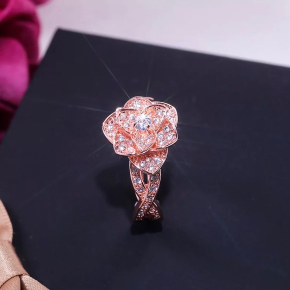 ✨18K Rose Gold✨Twisted Flower Ring✨ - Picture 3 of 5